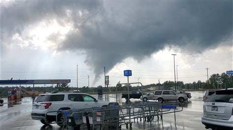 'Things started crashing': At least 4 tornadoes strike East Tennessee ...