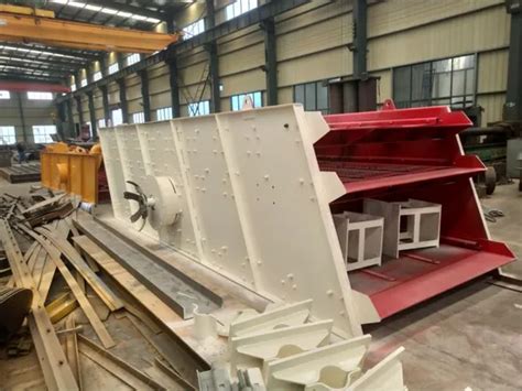 Three Deck Inclined Sand Stone Vibrating Screen Vibrating Sieve For