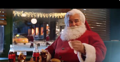 Coca Cola Pokaza A Wi Teczn Reklam Marketing Przy Kawie