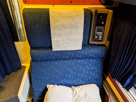 Train Review Amtraks Sleeper Car Roomette — Empire Builder