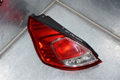 FORD FIESTA MK7 LIFT LAMPA LEWA TYLNA 13260916388 Oficjalne