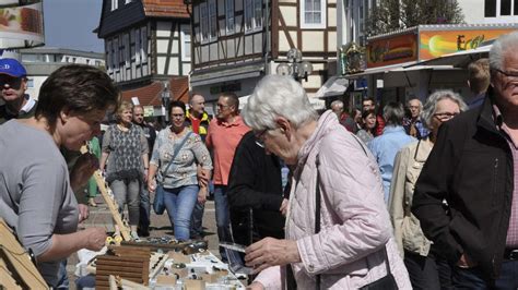 Mit Verkaufsoffenem Sonntag Korbacher Hanse Feiert Fr Hlingsfest