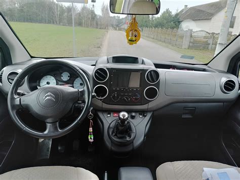 Citroen Berlingo Multispace 1 6 Benzyna 98 KM 2017 rok Ostrołęka OLX pl