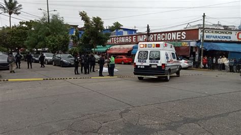 Mujer Intenta Cruzar Calle La Atropellan Y Matan En Coatzacoalcos La