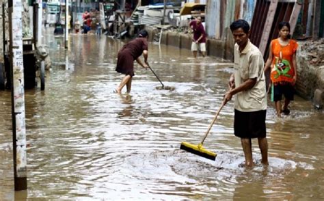 Waspada Ini 5 Penyakit Yang Mengintai Pasca Banjir Okezone Lifestyle