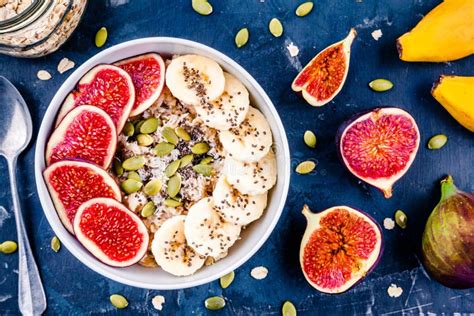 Gezond Ontbijt Purpere Smoothiekom Met Chiapudding Banaan Verse