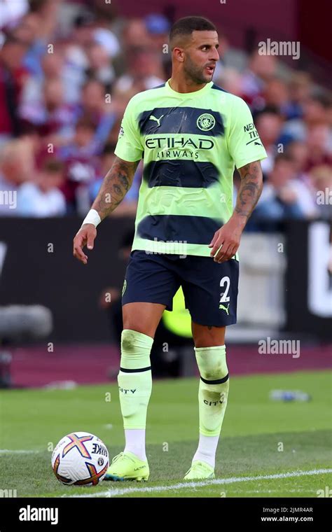 Manchester City Kyle Walker Hi Res Stock Photography And Images Alamy