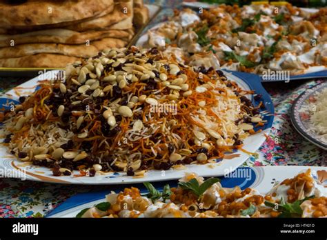 Traditional Afghan Stockfotos Und Bilder Kaufen Alamy