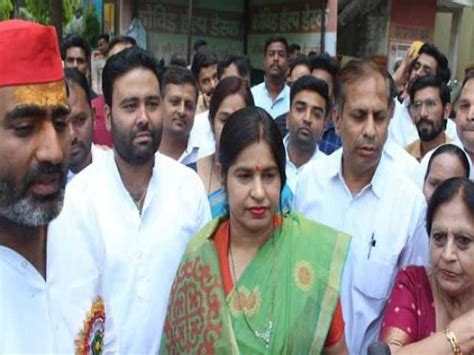 Up Nikay Chunav 2023 Meerut Mayor Seema Pradhan Candidates Nomination