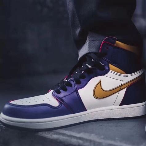 Кроссовки Air Jordan 1 Retro High Og Defiant Sb La To Chicago купить