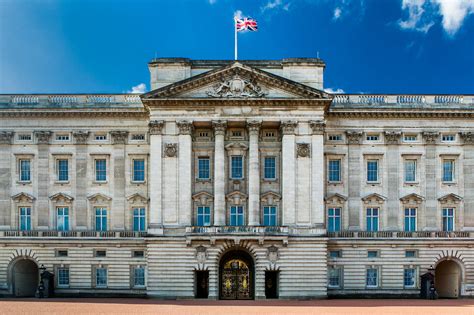 A Palace Open to the People - WSJ