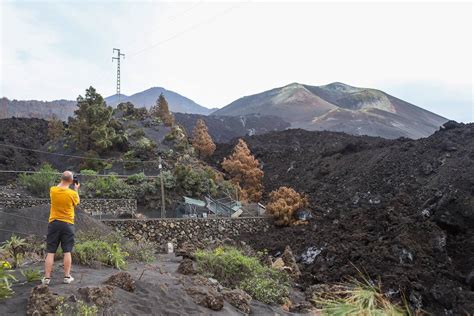 Fotos Vistas de la colada del volcán de La Palma Canarias7