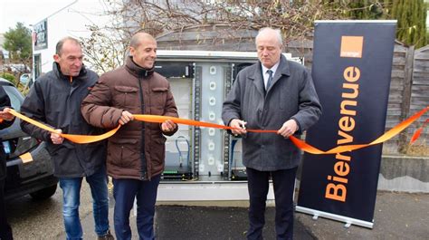 Les Angles Les Premiers Clients Raccord S La Fibre Optique La Fin