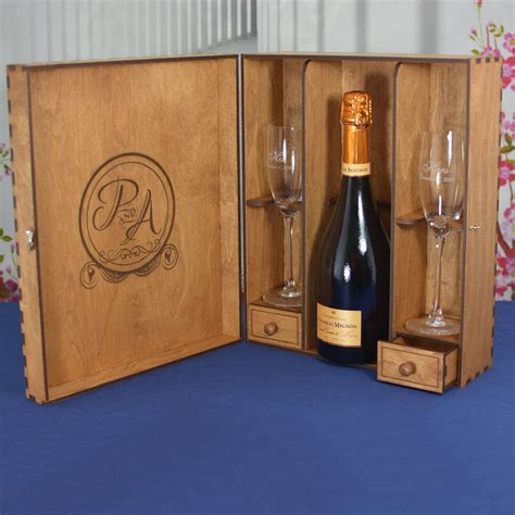 Elegant Wood Champagne Gift Box With 2 Etched Crystal Flutes Etsy Sweden