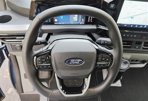 Images Ford Tourneo Custom La Fourgonnette Devient Monospace