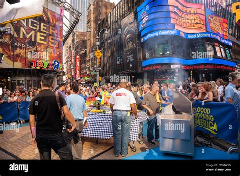Abc Good Morning America News Show In Times Square Nyc Stock Photo Alamy