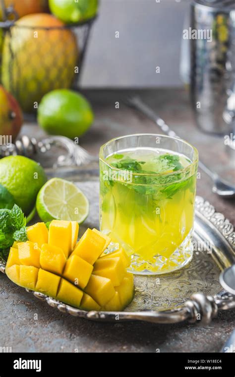 Mango mint mojito cocktail Stock Photo - Alamy