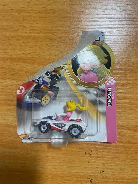 Hot Wheels Mariokart Super Mario Bros Peach P Wing Kart