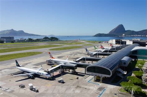 Rio De Janeiro Aeroporto Galeão Ou Santos Dumont