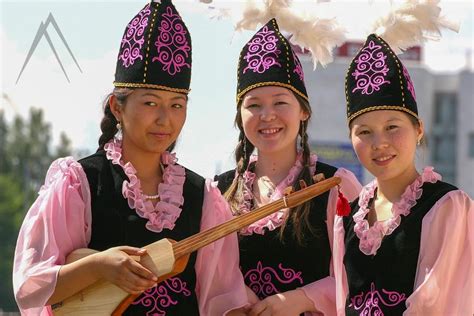 Kyrgyz clothing - Central Asia Guide