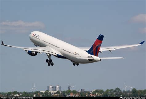 N Nw Delta Air Lines Airbus A Photo By Harald Eulenberg Id