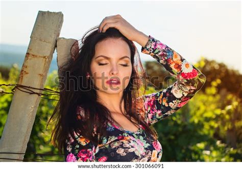Sexy Beautiful Attractive Brunette Woman Slim库存照片301066091 Shutterstock