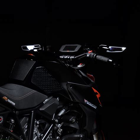 Open Box Stealth Naked Mount Winglet Mirror Set By Rizoma Ducati