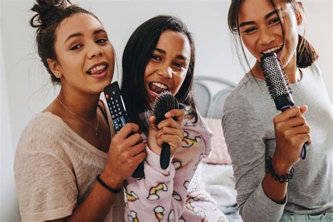 sing  day holiday smart