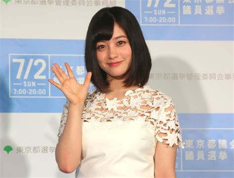 橋本環奈「マネジャーと同居」にファン動揺 「まさか男性？」、事務所に聞くと J Cast ニュース【全文表示】