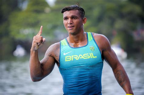 Ser o maior atleta olímpico da história do Brasil é meta de Isaquias