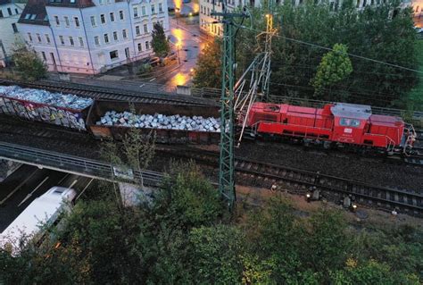 G Terzug Entgleist In Zwickau Bergungsarbeiten Beginnen