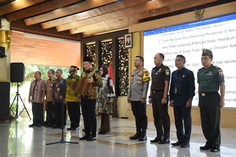 Plt Bupati Sidoarjo Subandi Dan Opd Deklarasi Bersama Antikorupsi