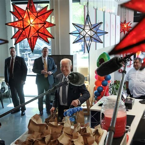 Joe Biden Y Kamala Harris Compraron Tacos Para Celebrar El De Mayo