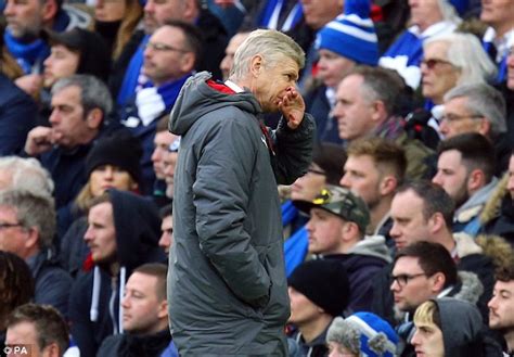 Arsene Wenger Offers Bizarre Naked Explanation For Arsenal Daily