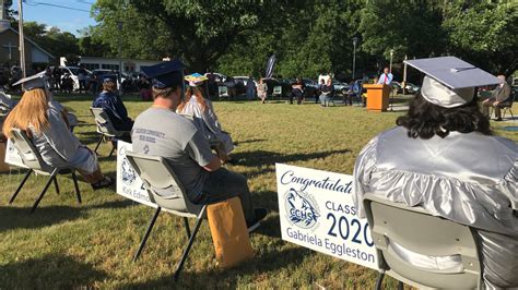 Calhoun Community High School holds in-person graduation | WWMT