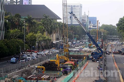 Foto Progress Pembangunan Proyek MRT Jakarta Fase 2A Capai 67 Persen