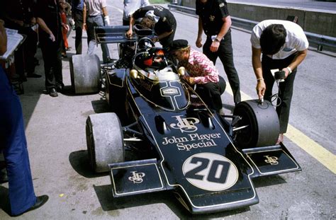 Black & Gold: Lotus 72 F1 | Auto Class Magazine