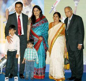 Rahul Dravid's father Sharad passes away - Rediff Cricket