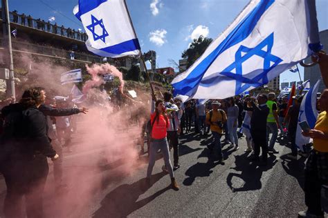 Israelenses Bloqueiam Rodovias E Fazem Greve Em Dia De Resist Ncia