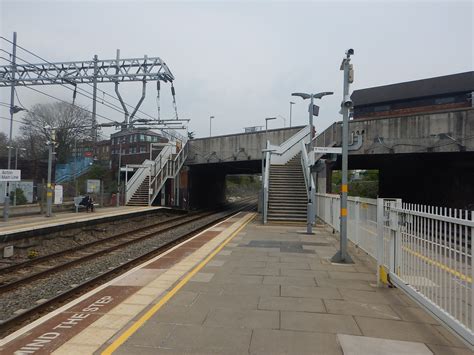 Acton Main Line Station – 16th April 2019 « The Anonymous Widower
