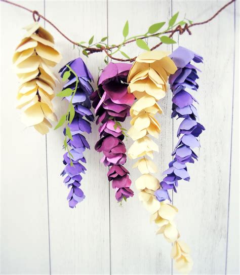 Mama's Gone Crafty: Paper Hanging Wisteria- DIY Paper Flowers