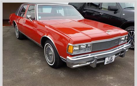 1977 CHEVROLET CAPRICE CLASSIC 5 O LITRE AUTOMATIC Oldcott Motors