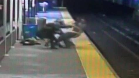 Pennsylvania Man Falls Onto Electrified Train Tracks Cnn