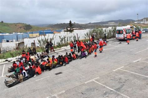 More Than 1 000 Migrants Storm Border At Spain S Ceuta