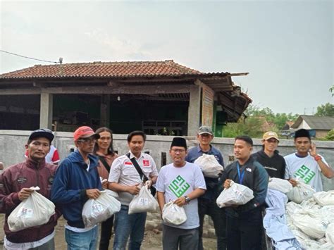 Relawan Prabowo Gibran Salurkan Bantuan Pada Warga Terdampak Banjir