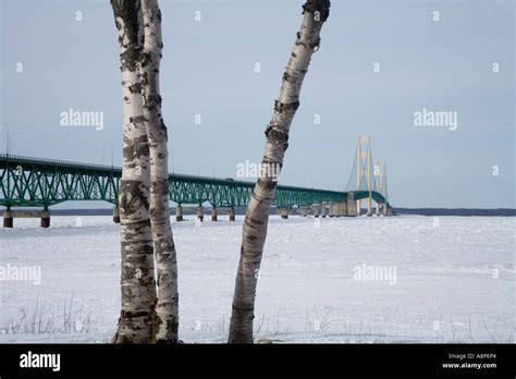 Mackinac Bridge Snow Hi Res Stock Photography And Images Alamy