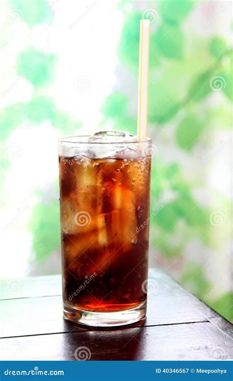 Cola Im Glas Stockbild Bild Von Karbonisation Mineralien 40346567