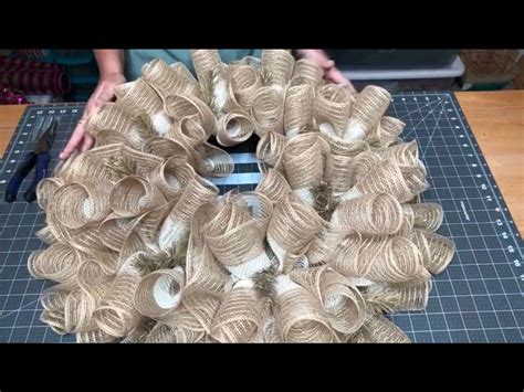 DIY Wreath, Wreath Tutorial, Mesh Wreath Tutorial, Deco Mesh Wreath Tutorial, DIY, How to Make A ...