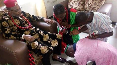 Photos IPOB Members Bow To Their Leader Nnamdi Kanu During A Visit