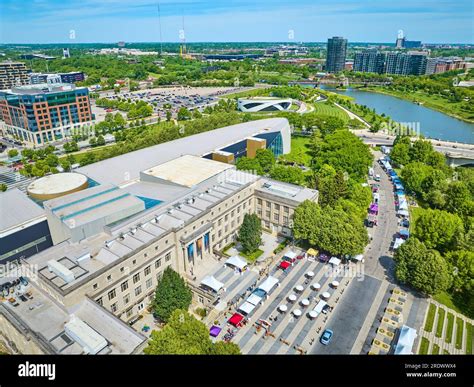 Genoa Park With Museum Aerial In Downtown Columbus Ohio Stock Photo Alamy